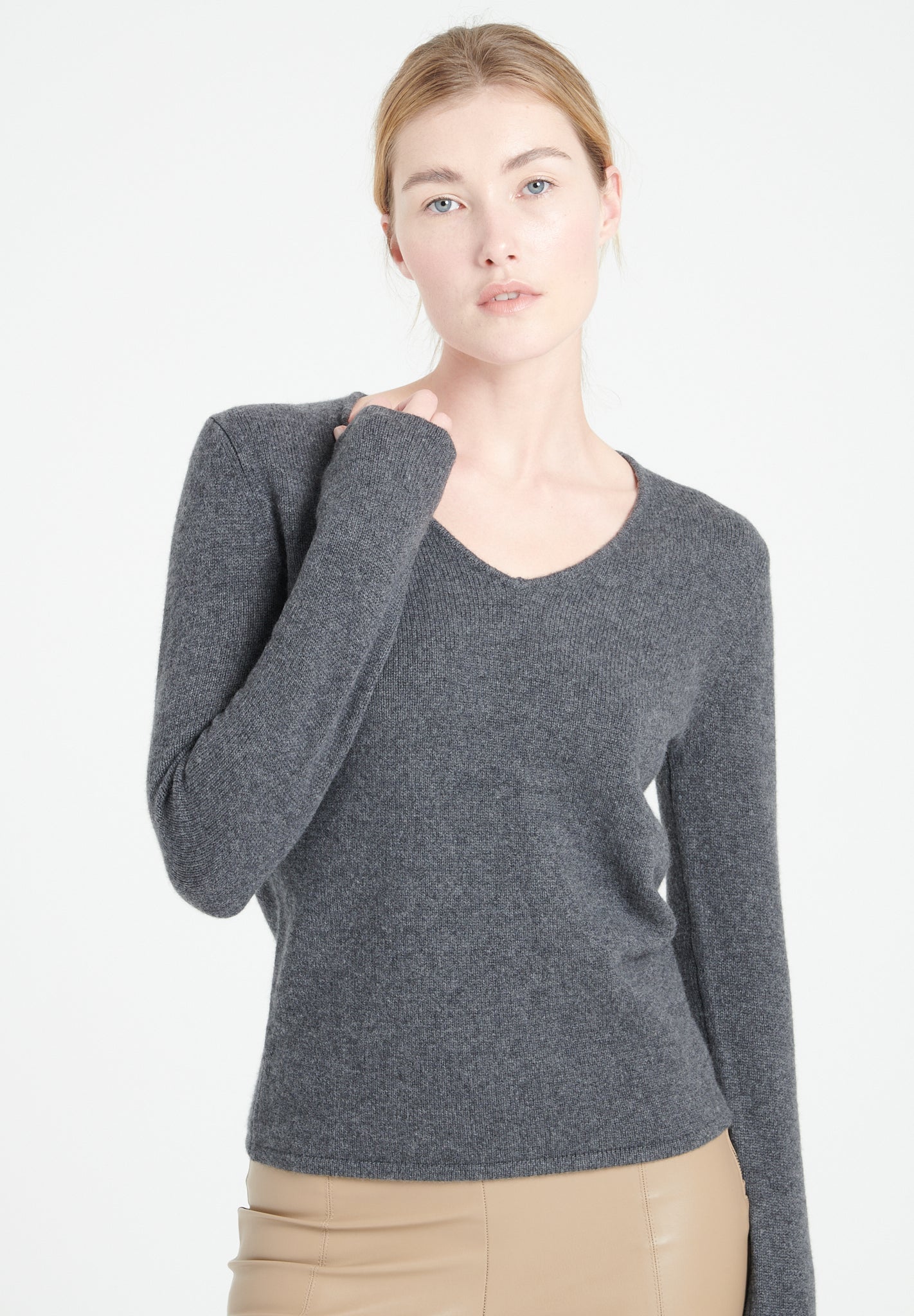 Pure Cashmere 4 Thread V-Neck Sweater (Lilly 20)