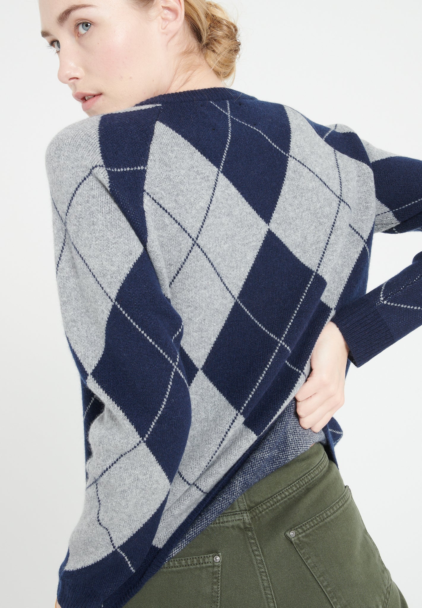 Pure Cashmere Jacquard Pattern Round Neck Sweater w/Two-Tone (Mia 12)