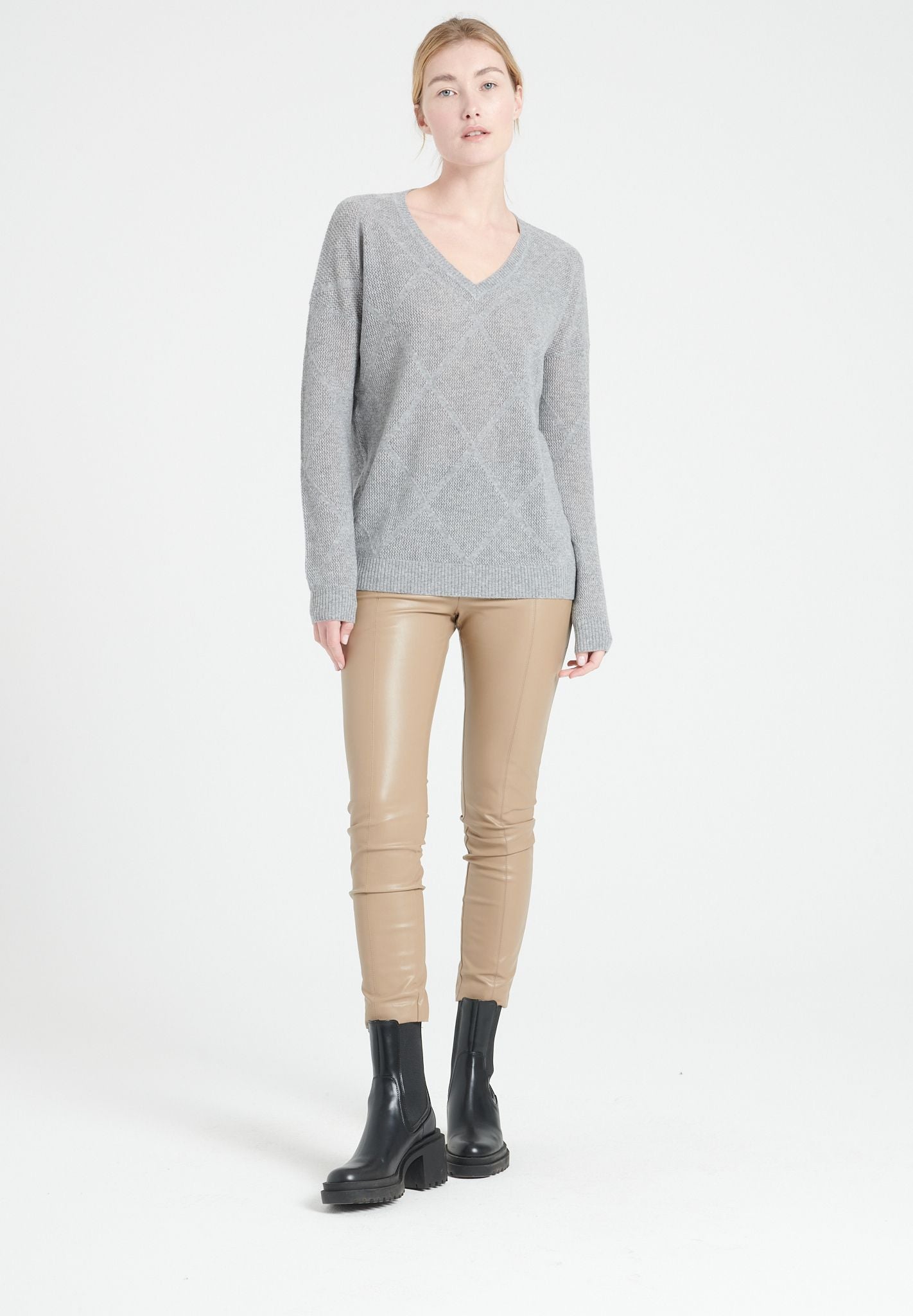 Pure Cashmere 2 ply V-Neck Sweater w/Stitch (Lilly 31)