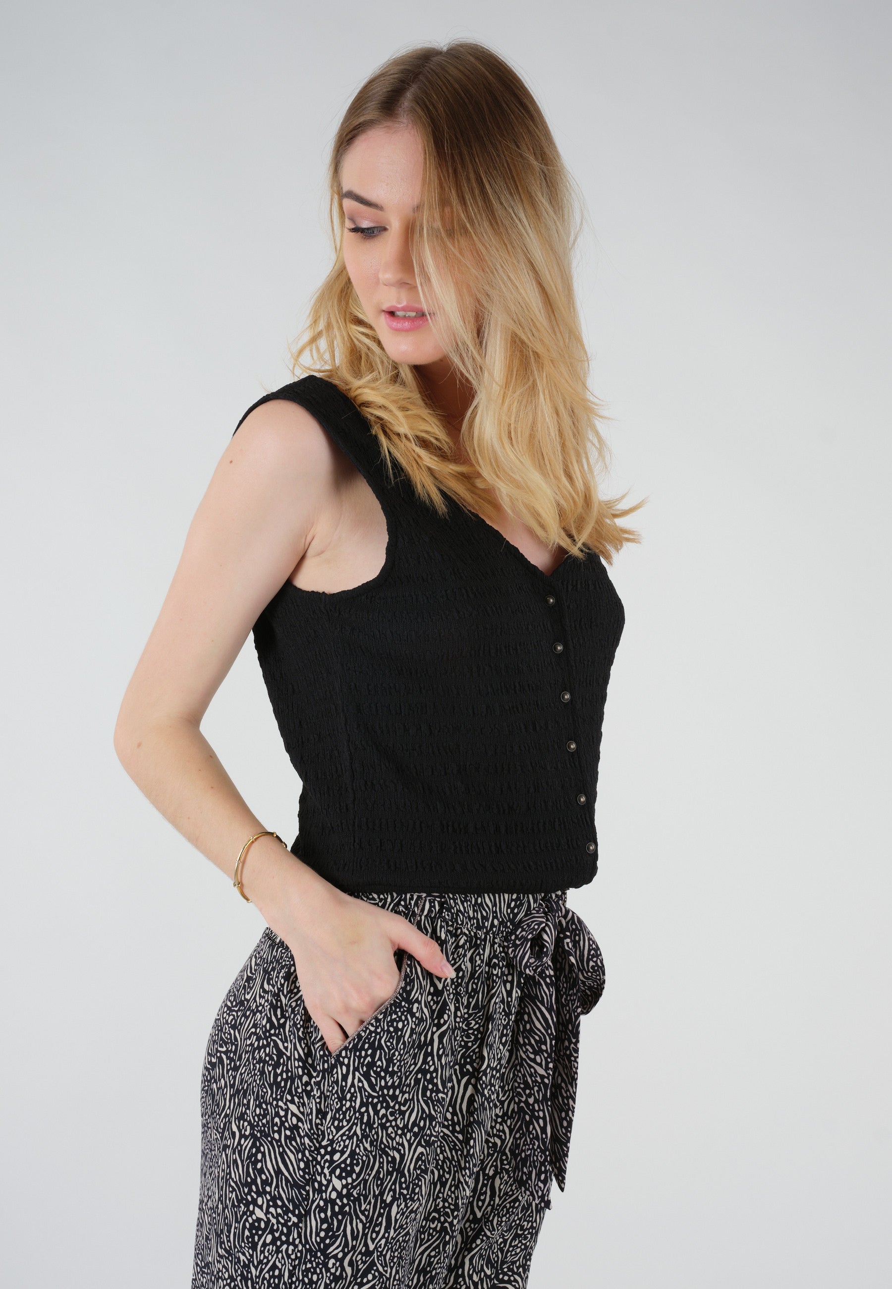 Deeluxe Sima Sleeveless T-Shirt