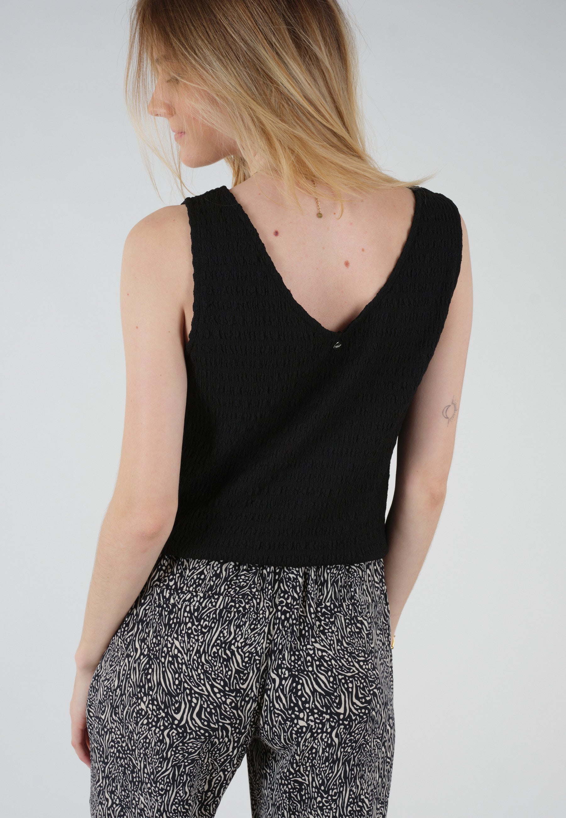 Deeluxe Sima Sleeveless T-Shirt
