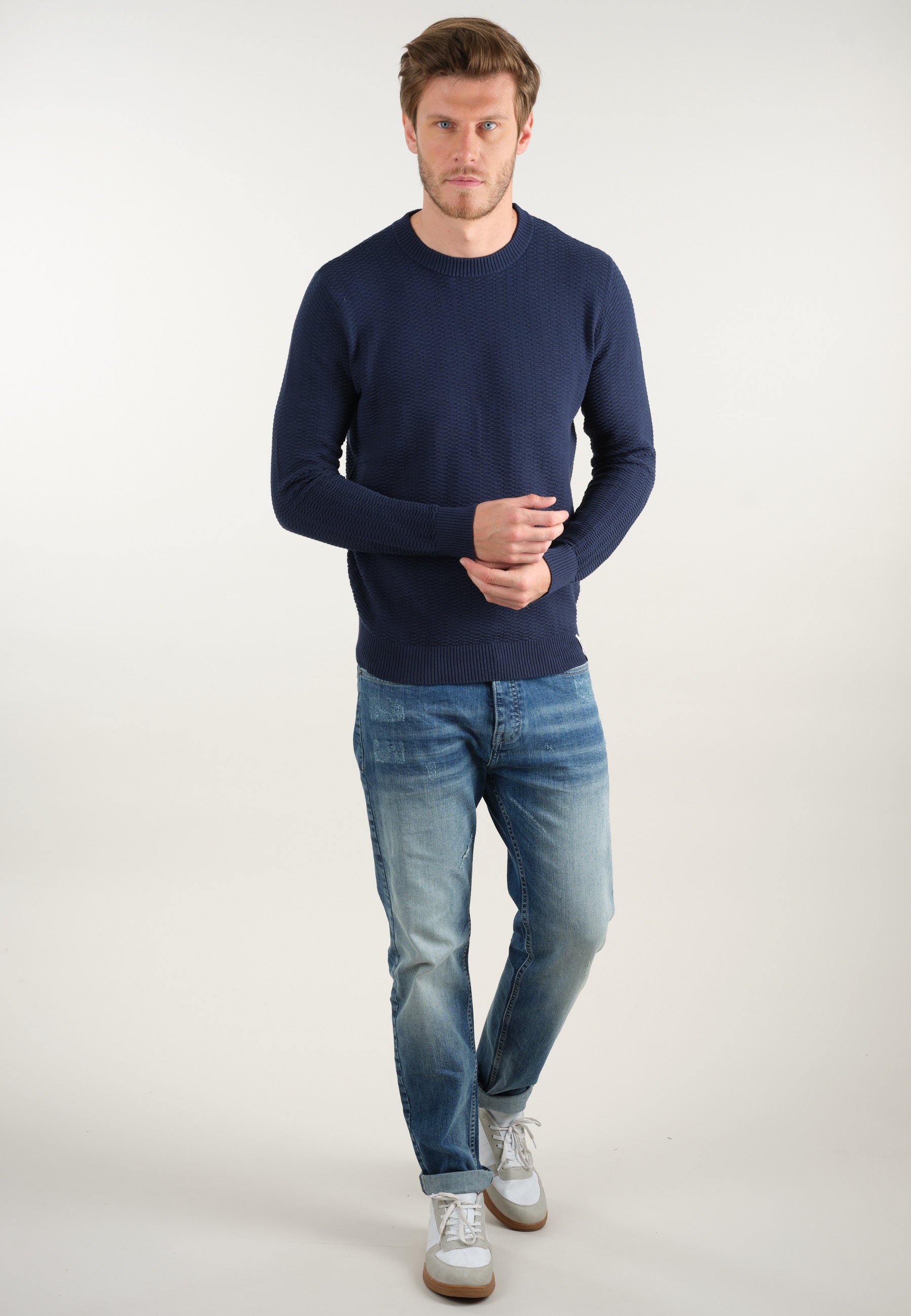 Deeluxe Bilo Roundneck Sweater