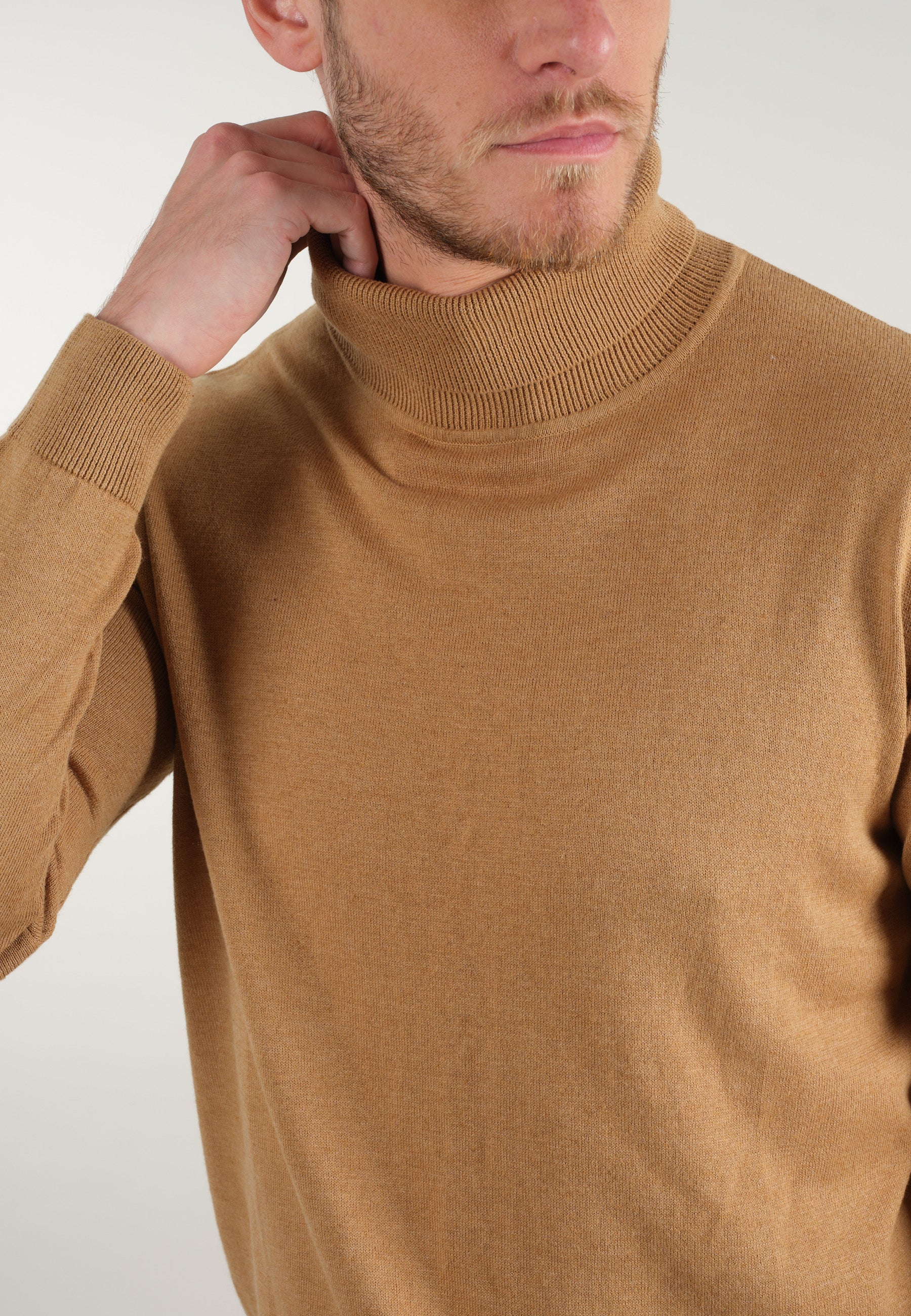 Deeluxe Rollup Rollneck Sweater