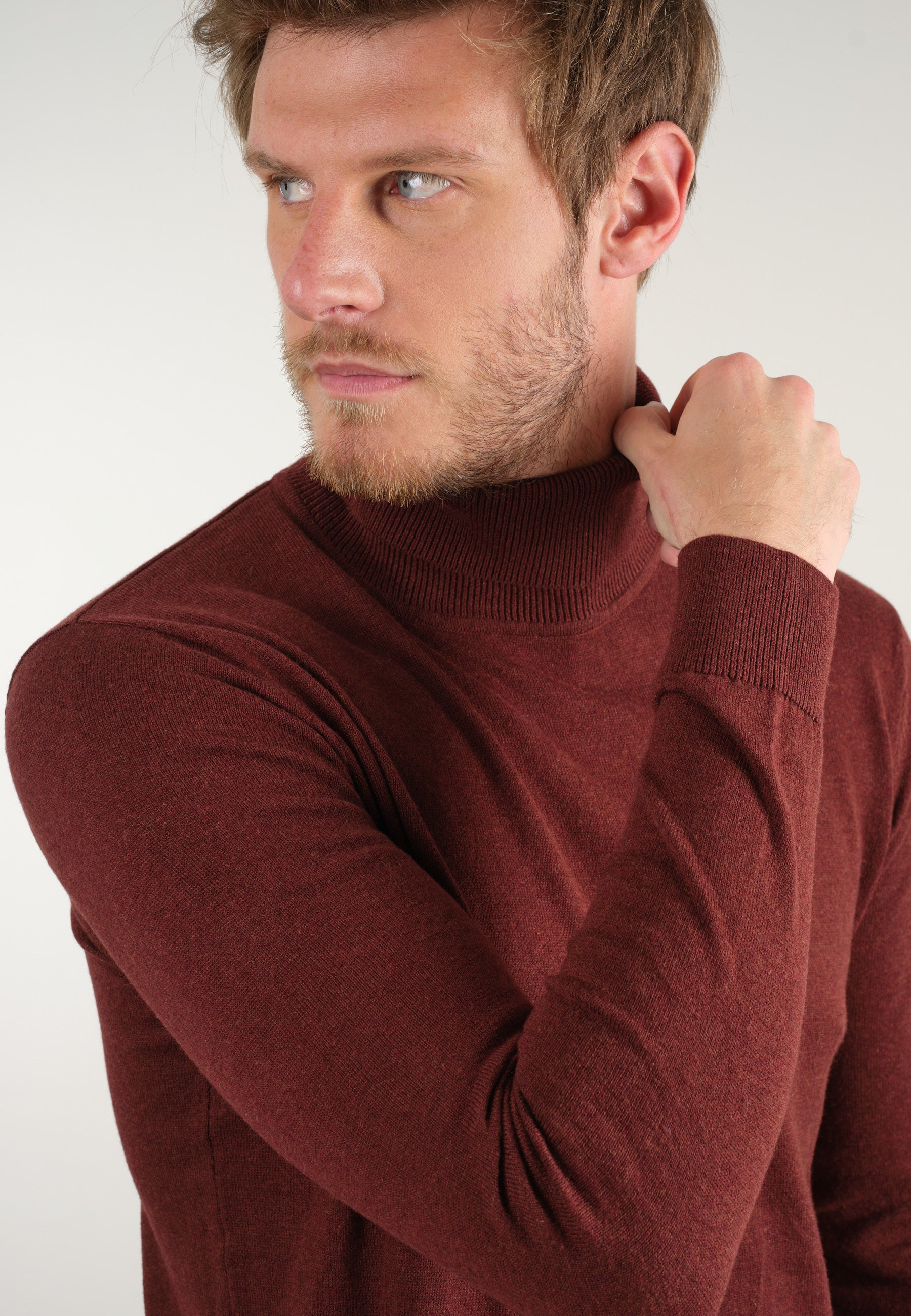 Deeluxe Rollup Rollneck Sweater