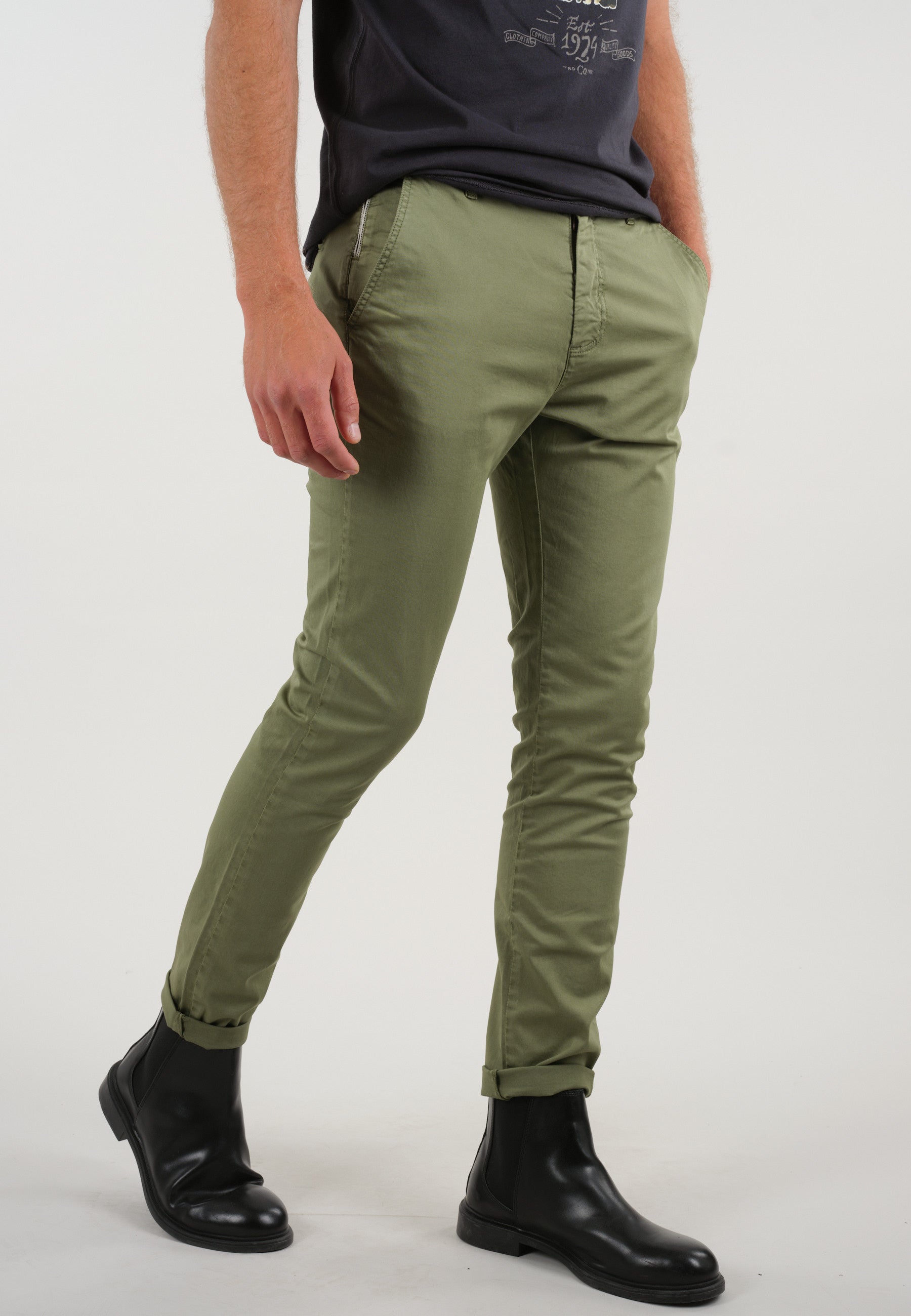 Deeluxe Bakery Chino Pants