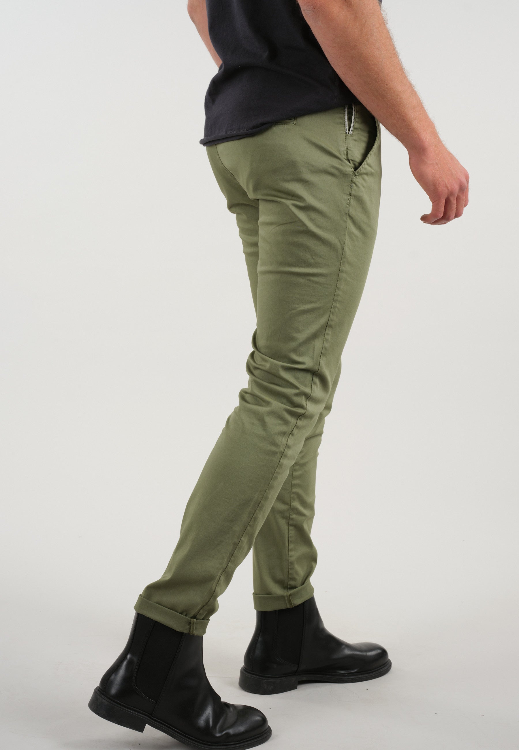 Deeluxe Bakery Chino Pants