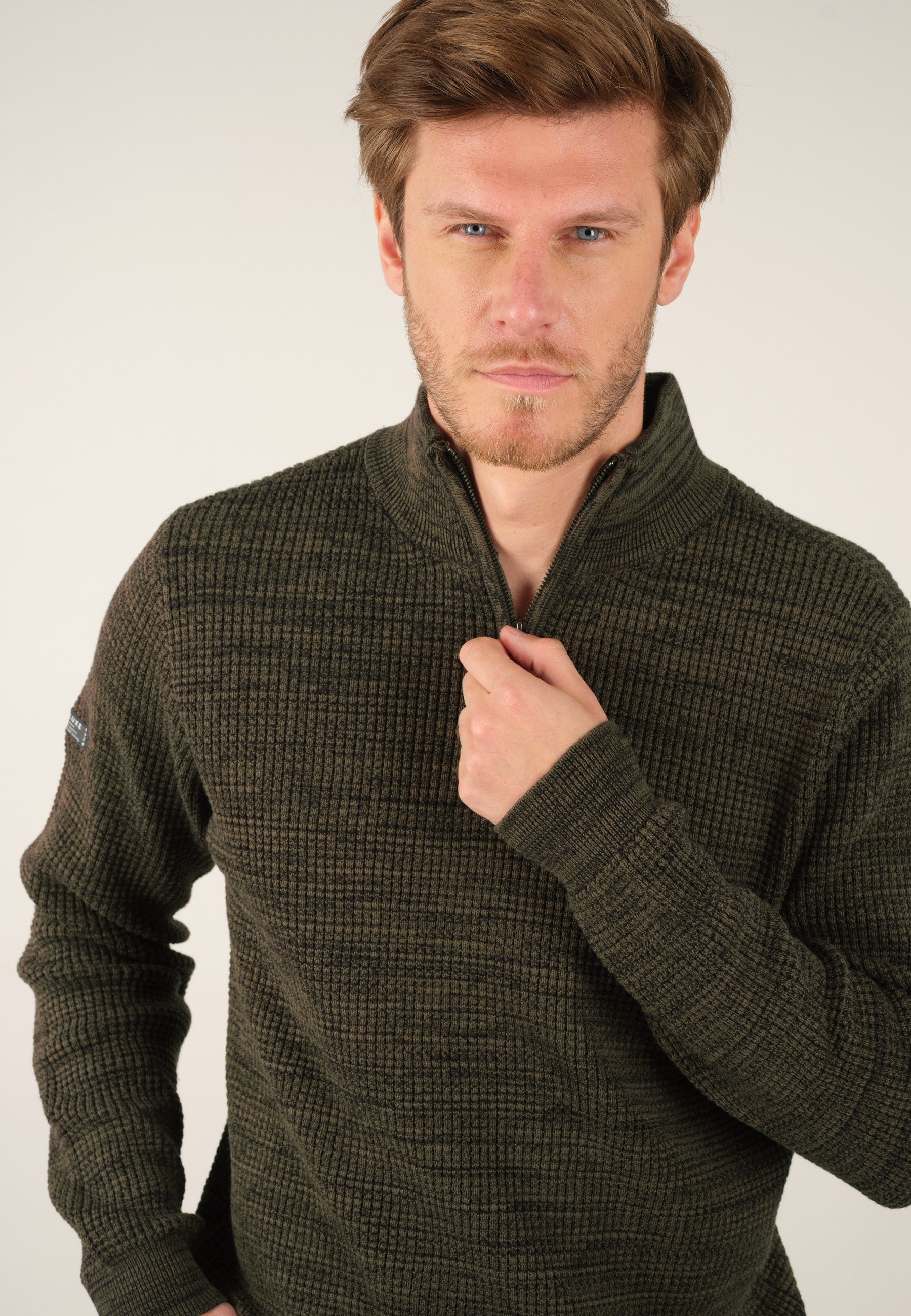 Deeluxe Henley Truck Sweater