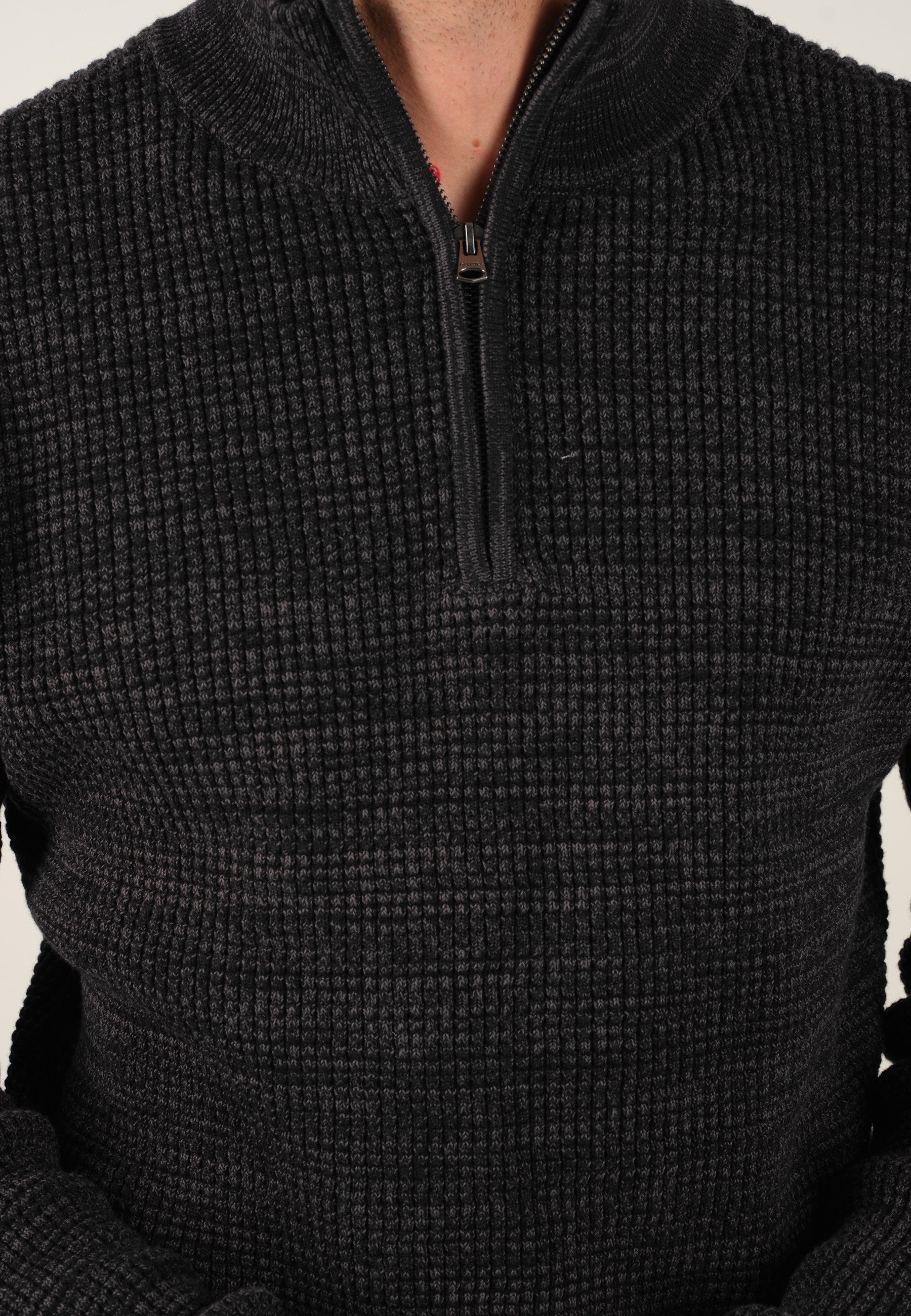 Deeluxe Henley Truck Sweater