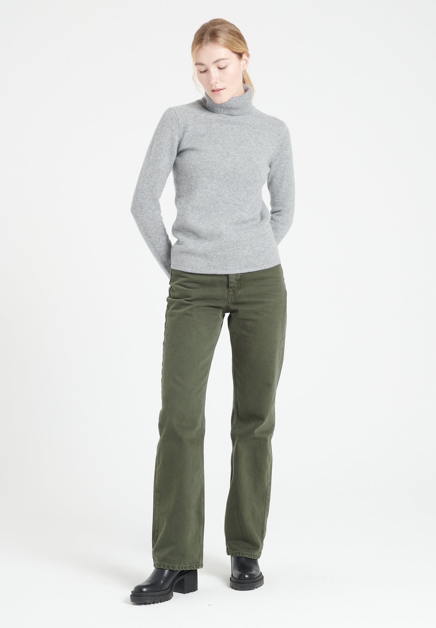 Pure Cashmere 4 Thread Turtleneck Sweater (Lilly 19)