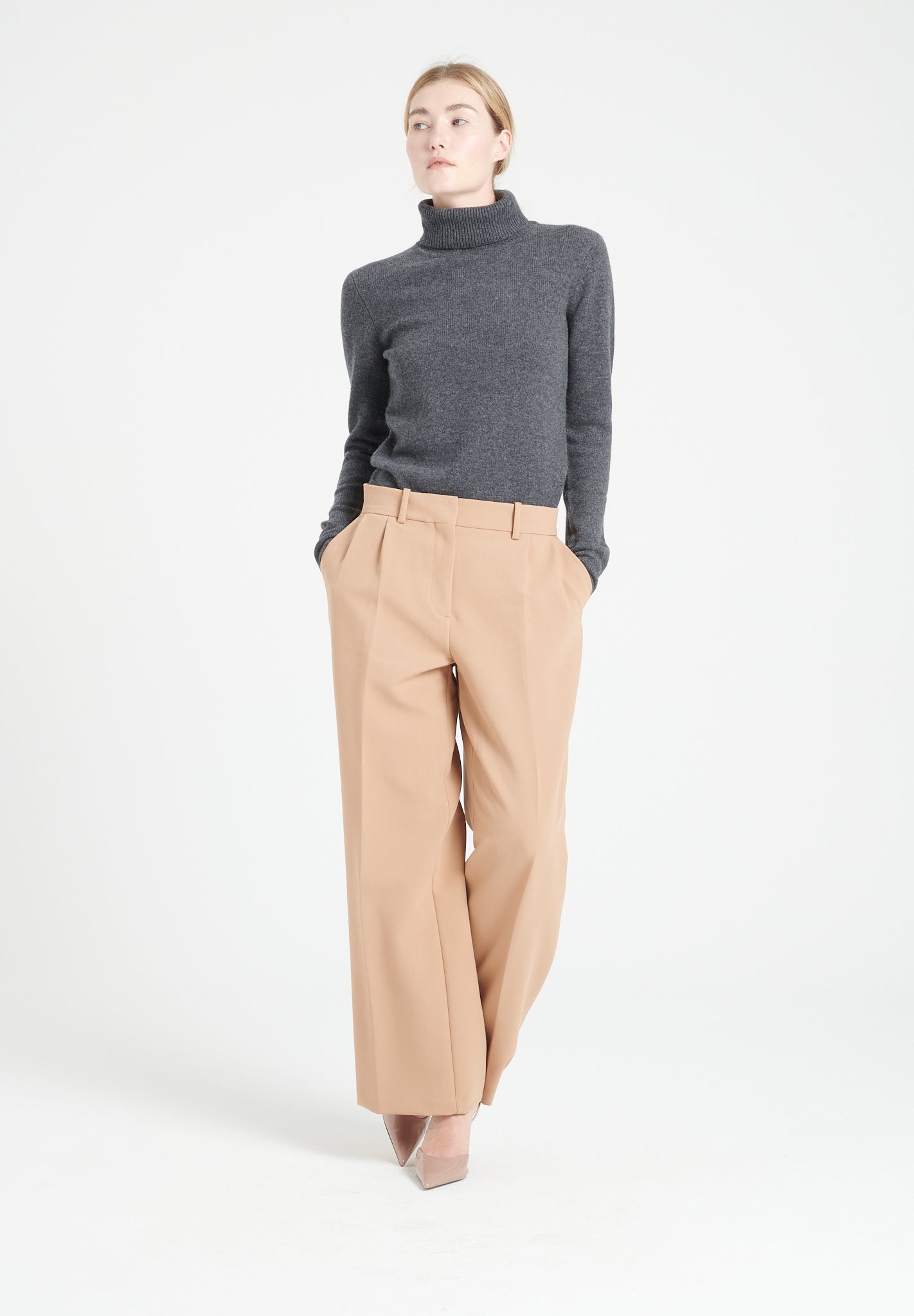 Pure Cashmere 4 Thread Turtleneck Sweater (Lilly 19)