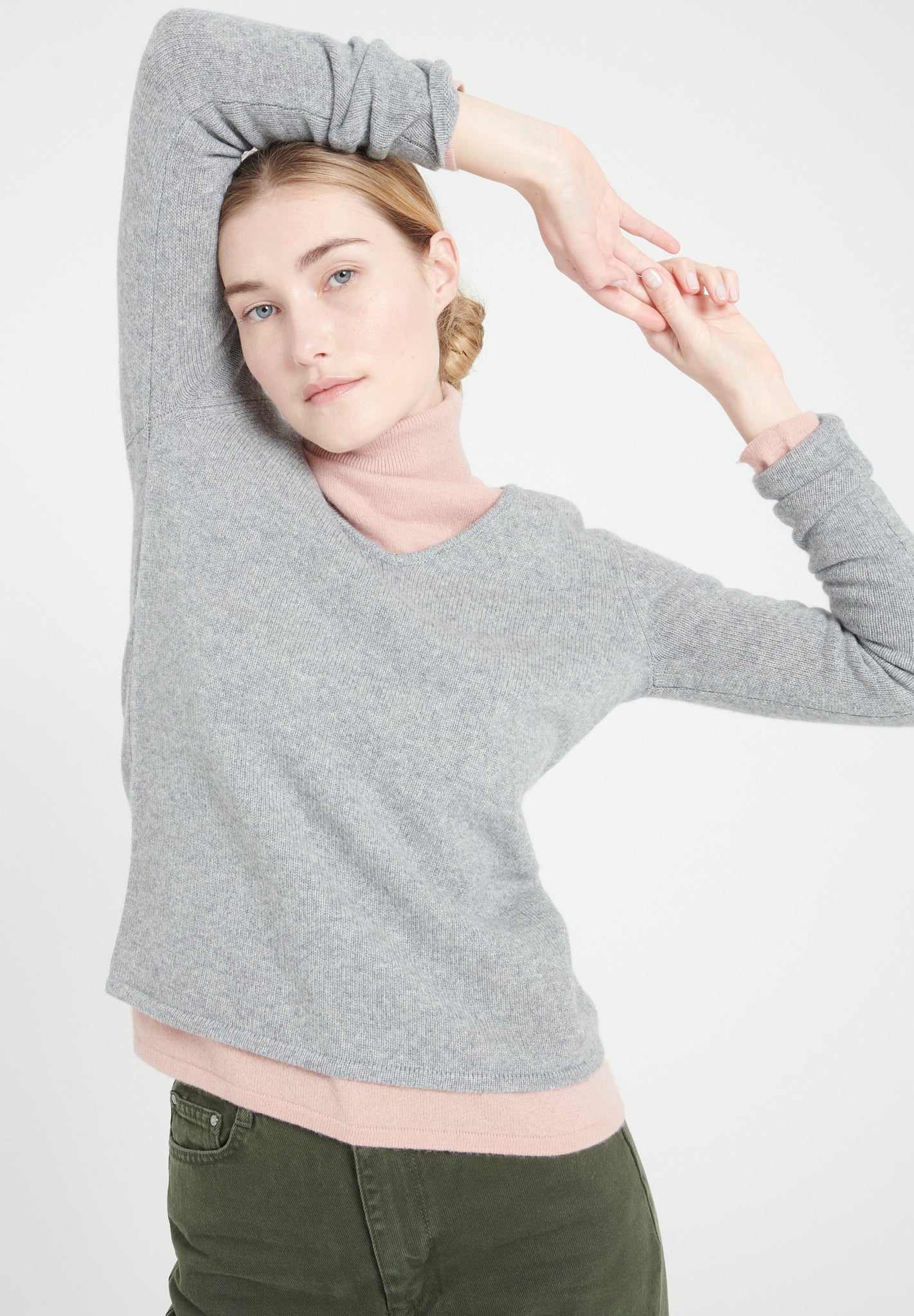 Pure Cashmere 4 Thread V-Neck Sweater (Lilly 20)
