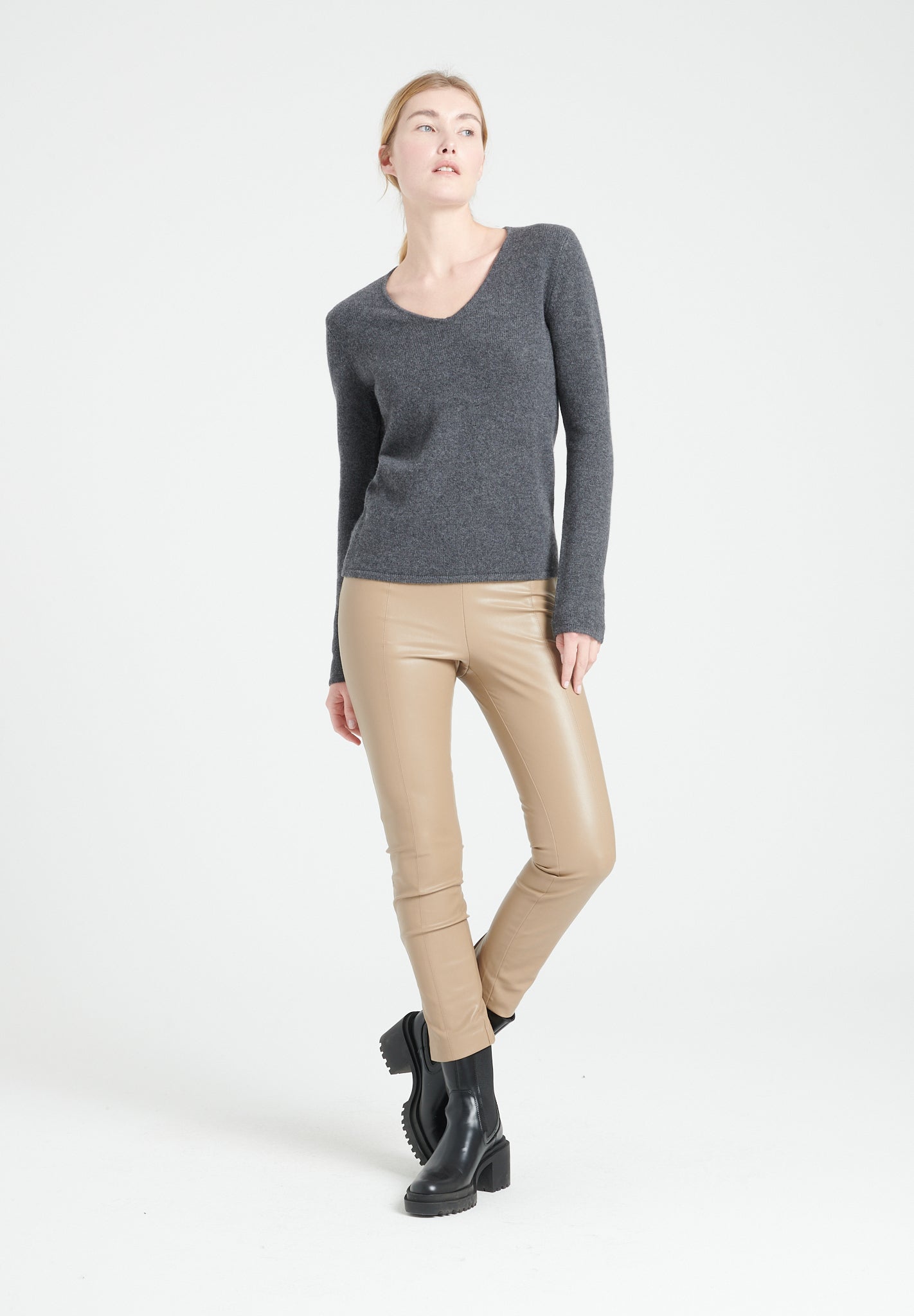 Pure Cashmere 4 Thread V-Neck Sweater (Lilly 20)