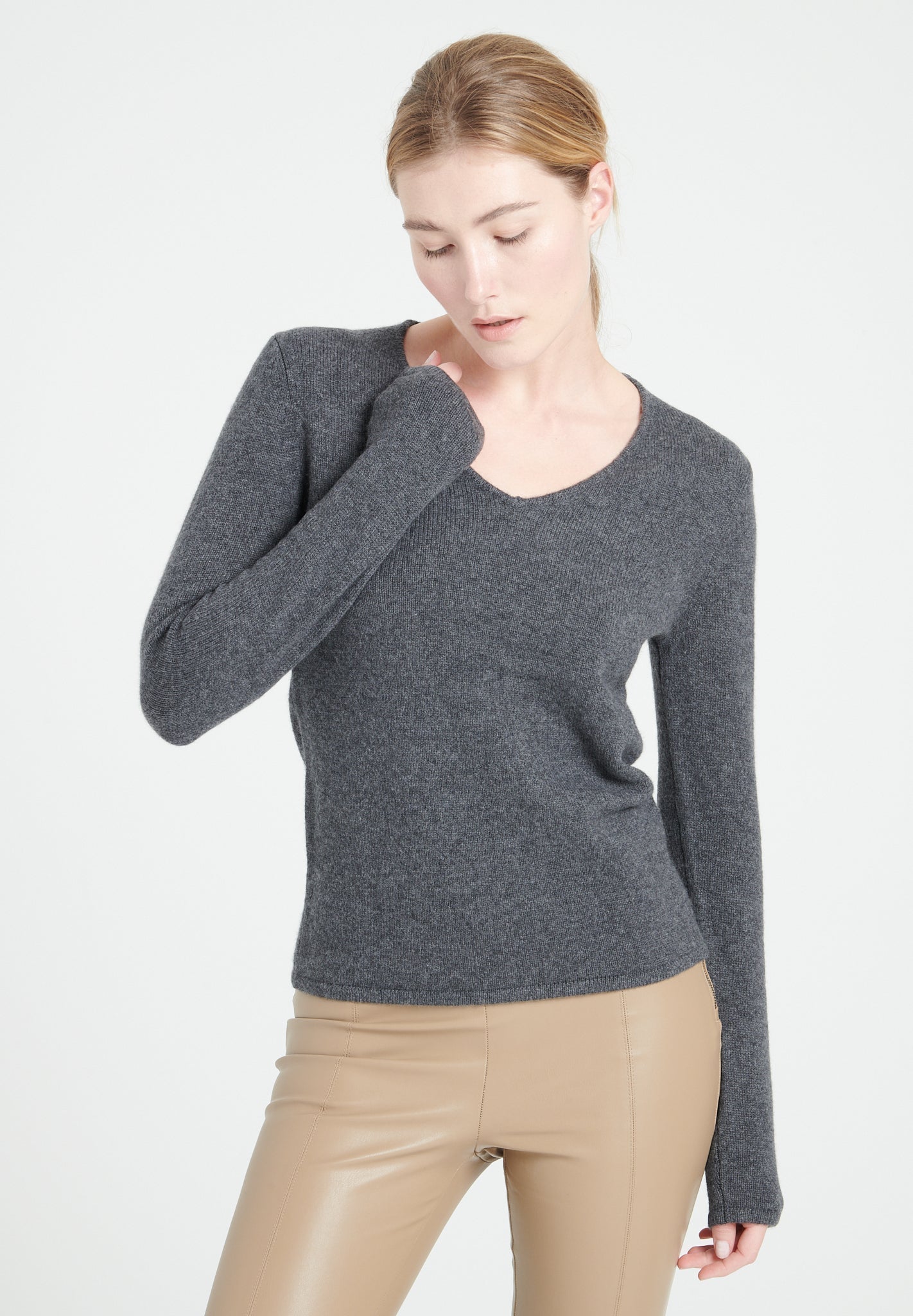 Pure Cashmere 4 Thread V-Neck Sweater (Lilly 20)