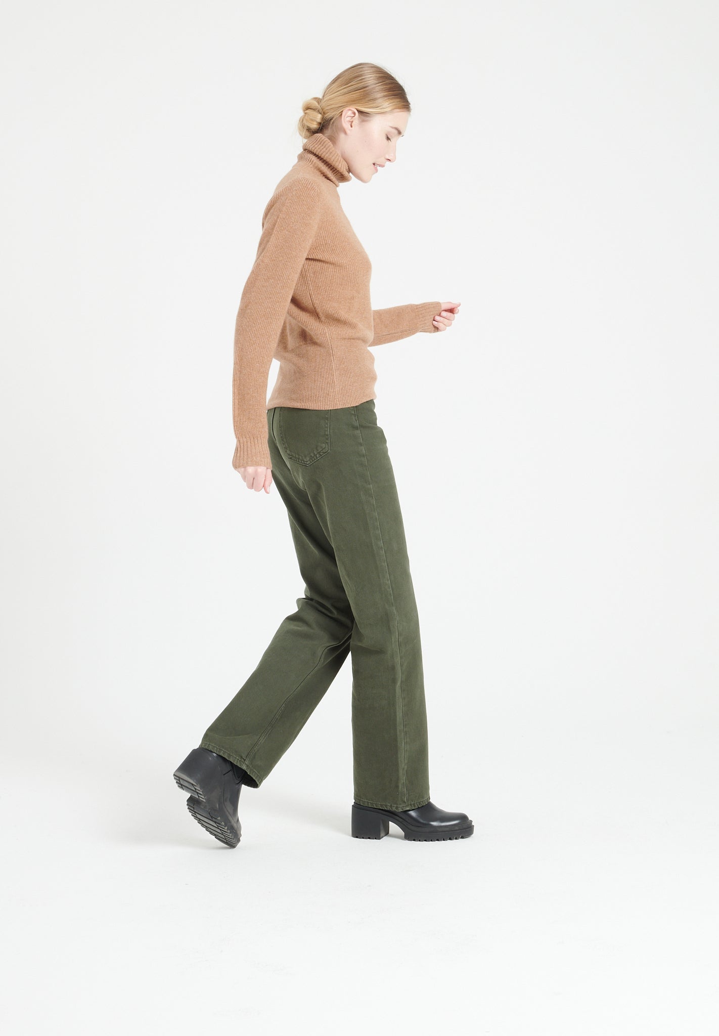 Pure Cashmere Rib Knit Turtleneck Sweater (Lilly 21)
