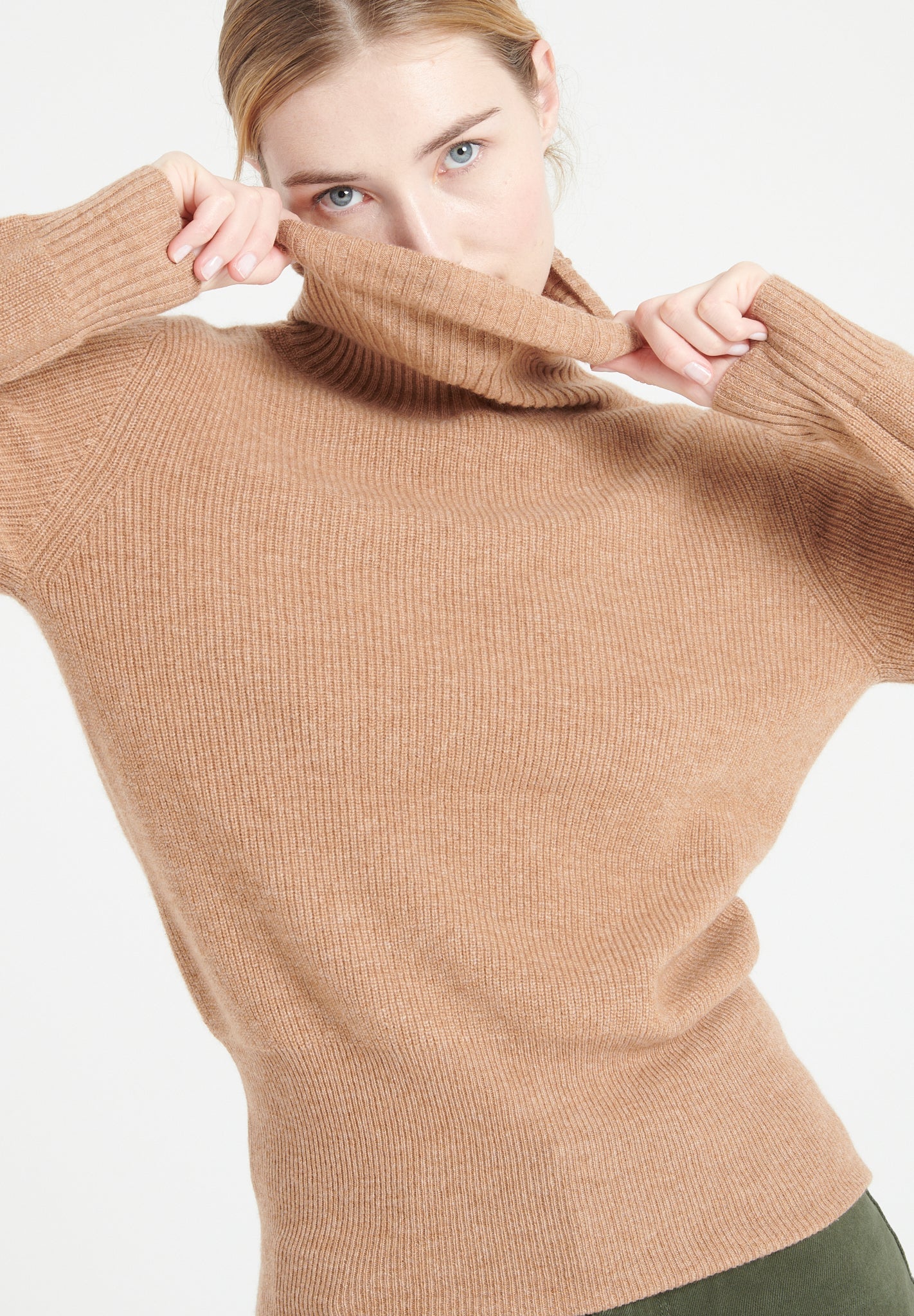 Pure Cashmere Rib Knit Turtleneck Sweater (Lilly 21)