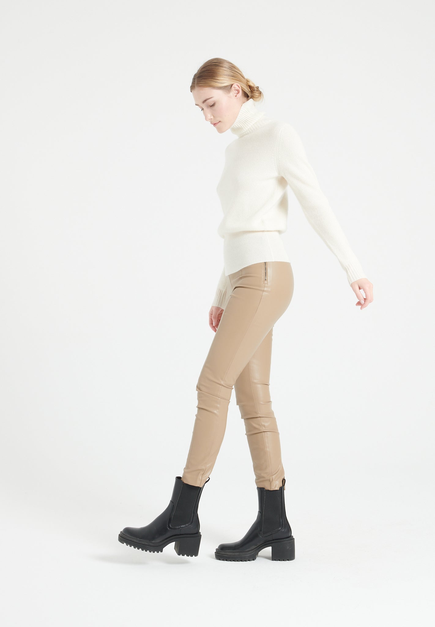 Pure Cashmere Rib Knit Turtleneck Sweater (Lilly 21)