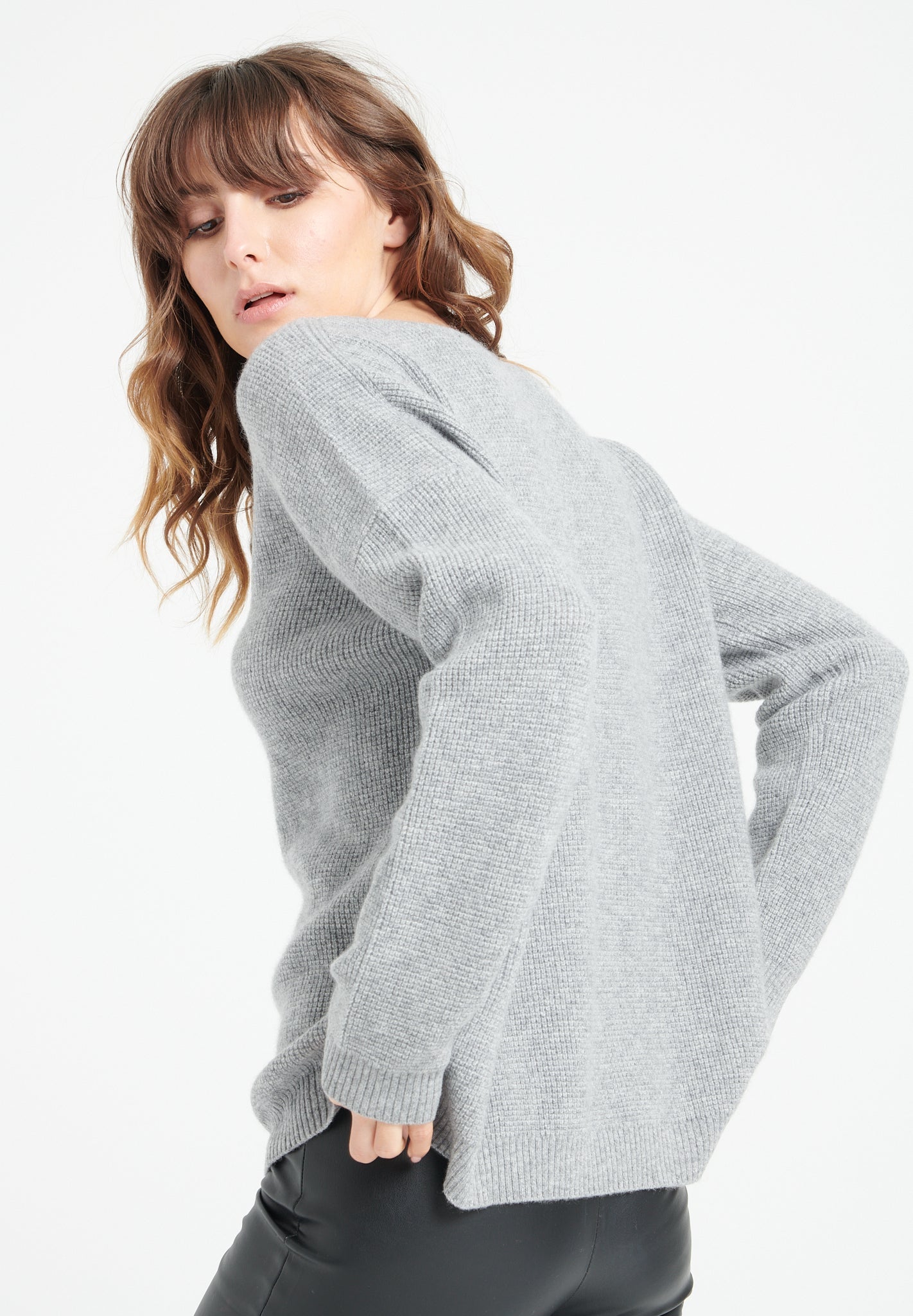 Pure Cashmere Roundneck Sweater (Lilly 25)
