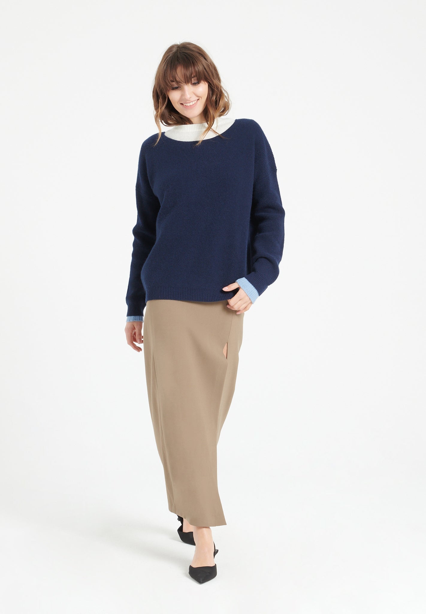 Pure Cashmere Roundneck Sweater (Lilly 25)