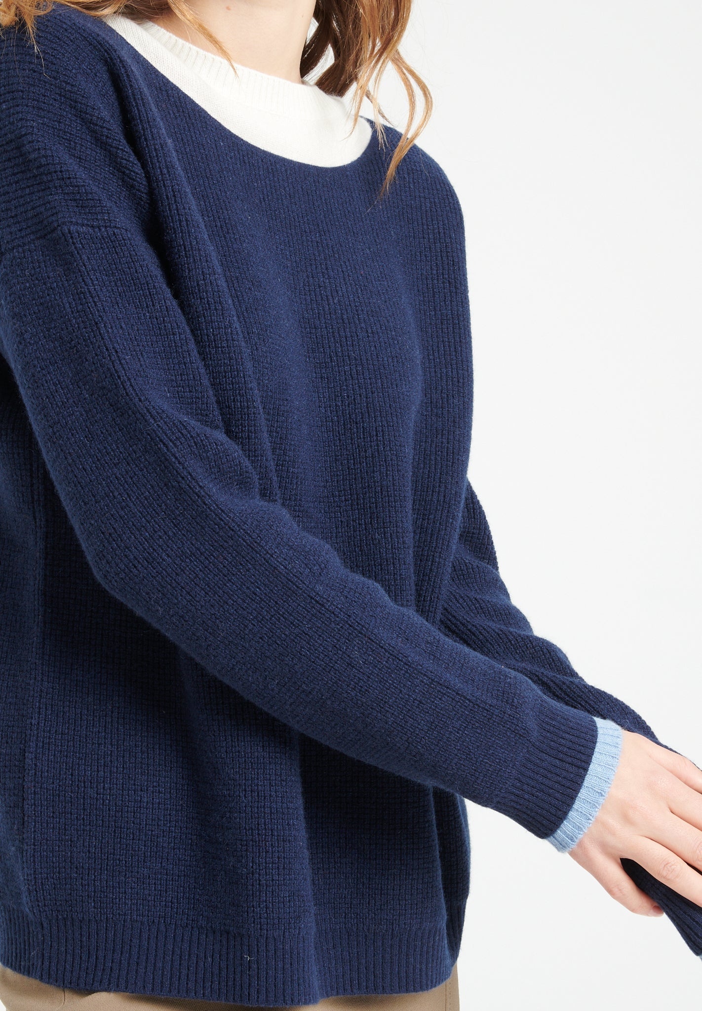 Pure Cashmere Roundneck Sweater (Lilly 25)