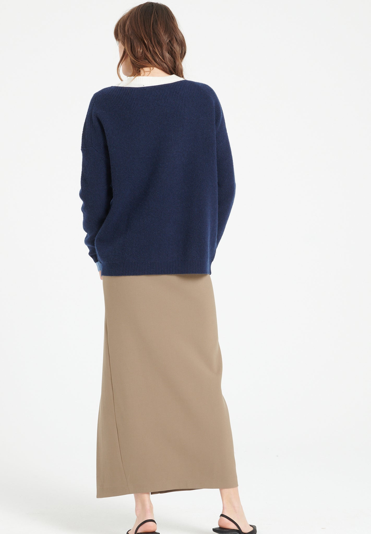 Pure Cashmere Roundneck Sweater (Lilly 25)