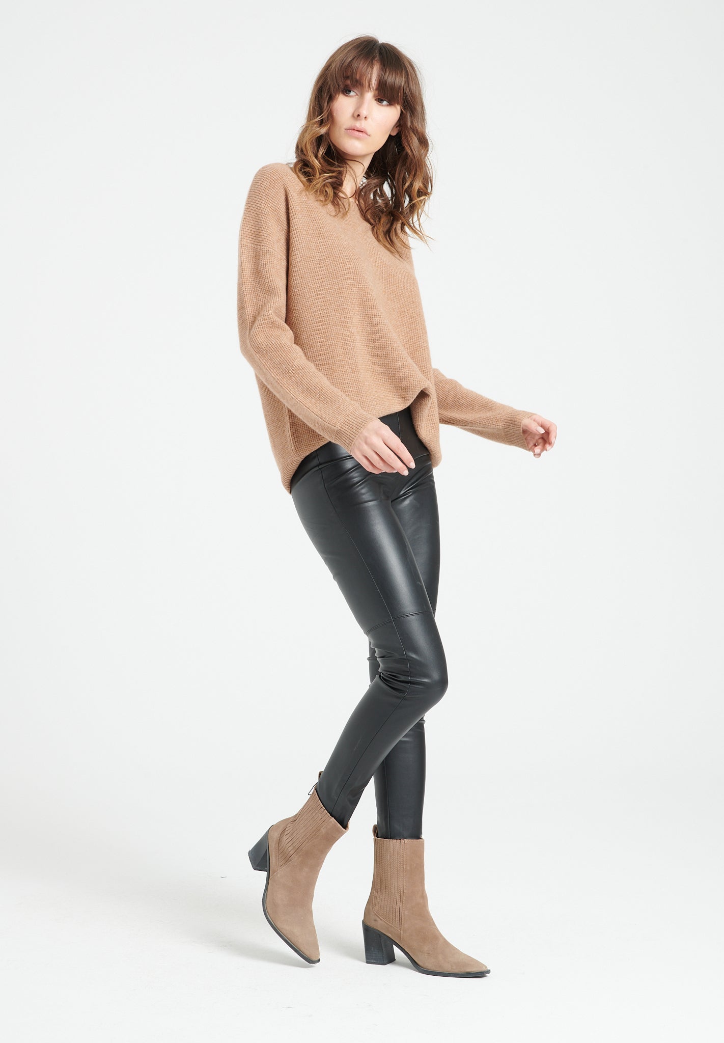 Pure Cashmere Roundneck Sweater (Lilly 25)