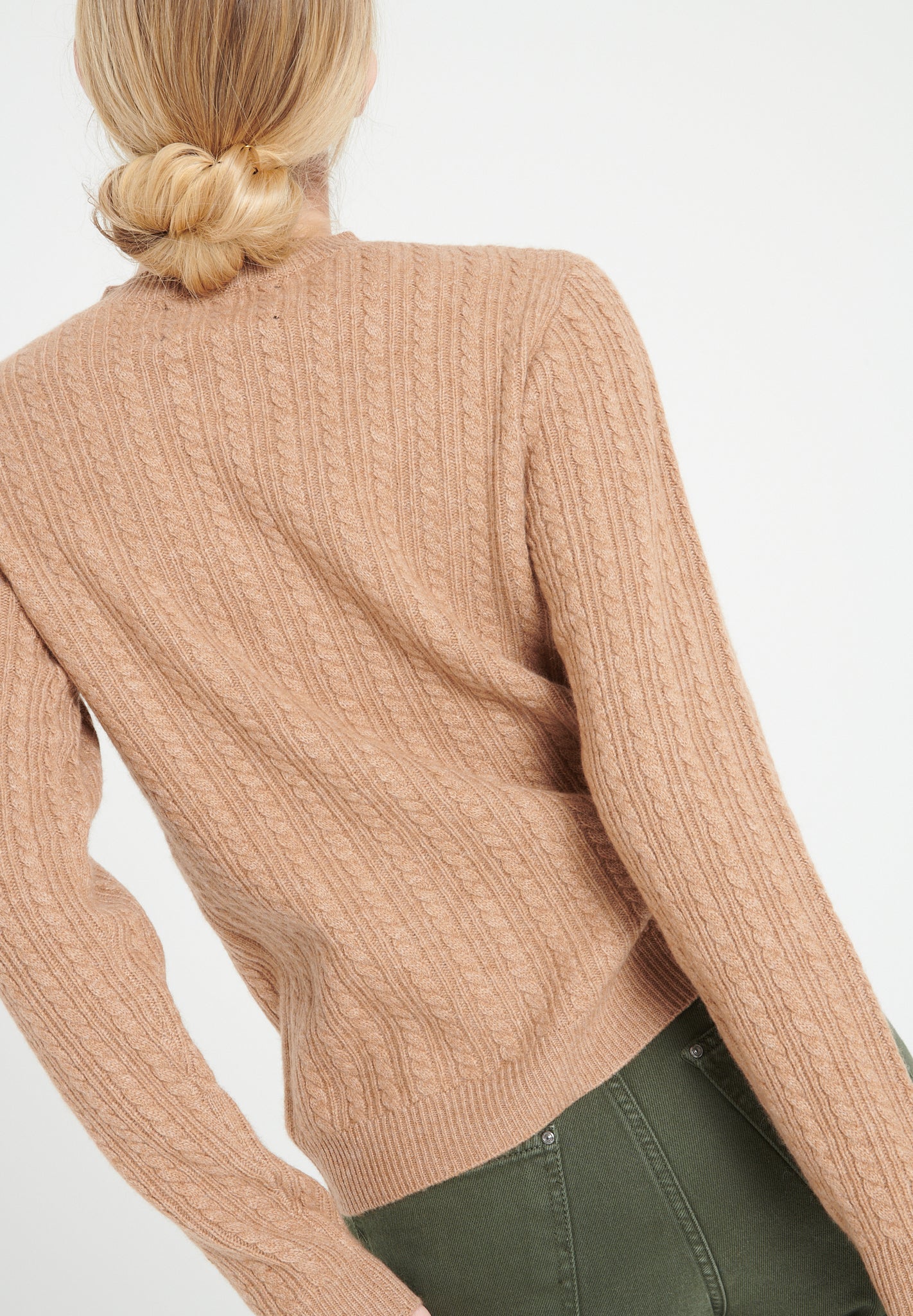 Pure Cashmere 4 ply Roundneck Sweater (Lilly 29)