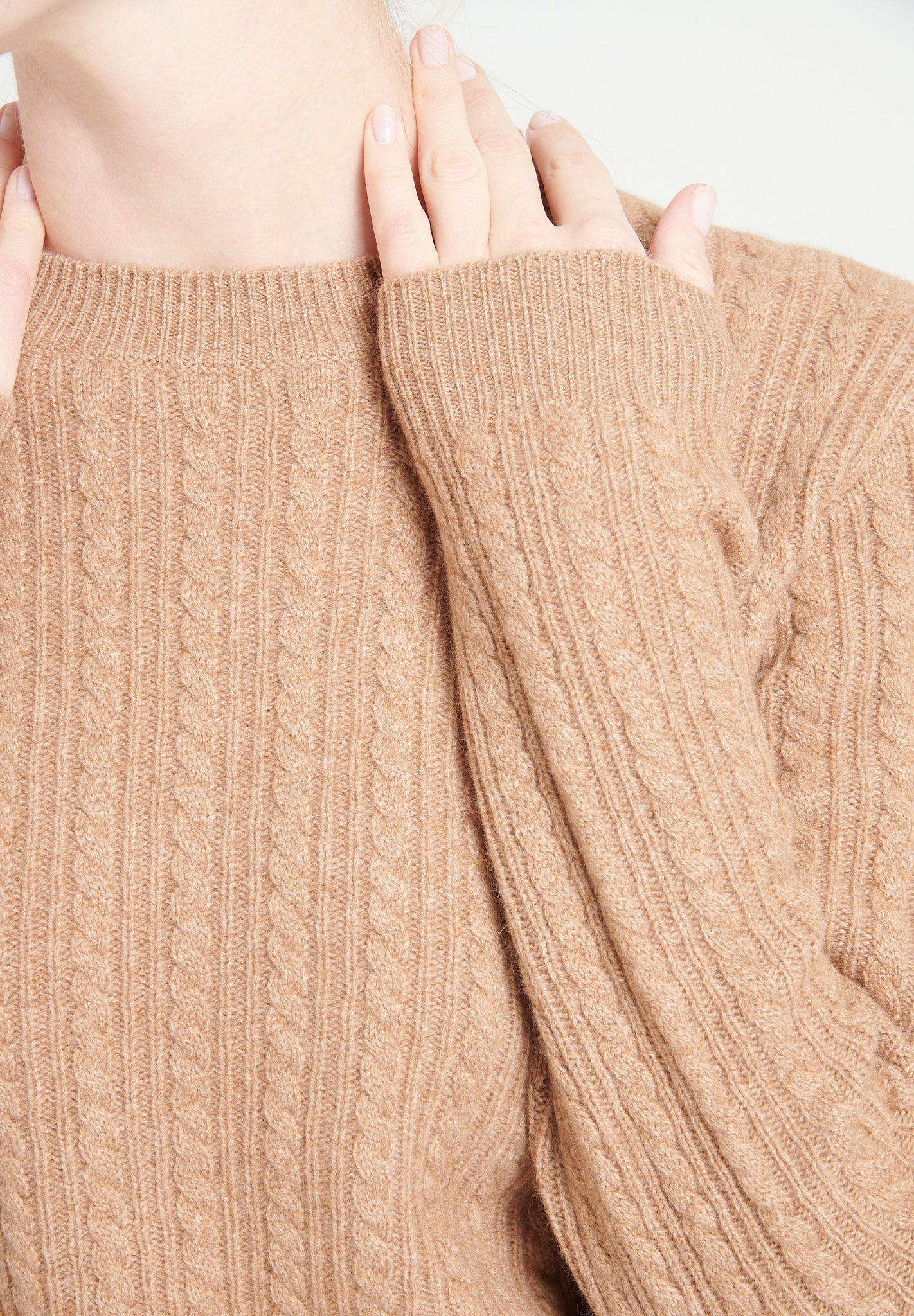 Pure Cashmere 4 ply Roundneck Sweater (Lilly 29)