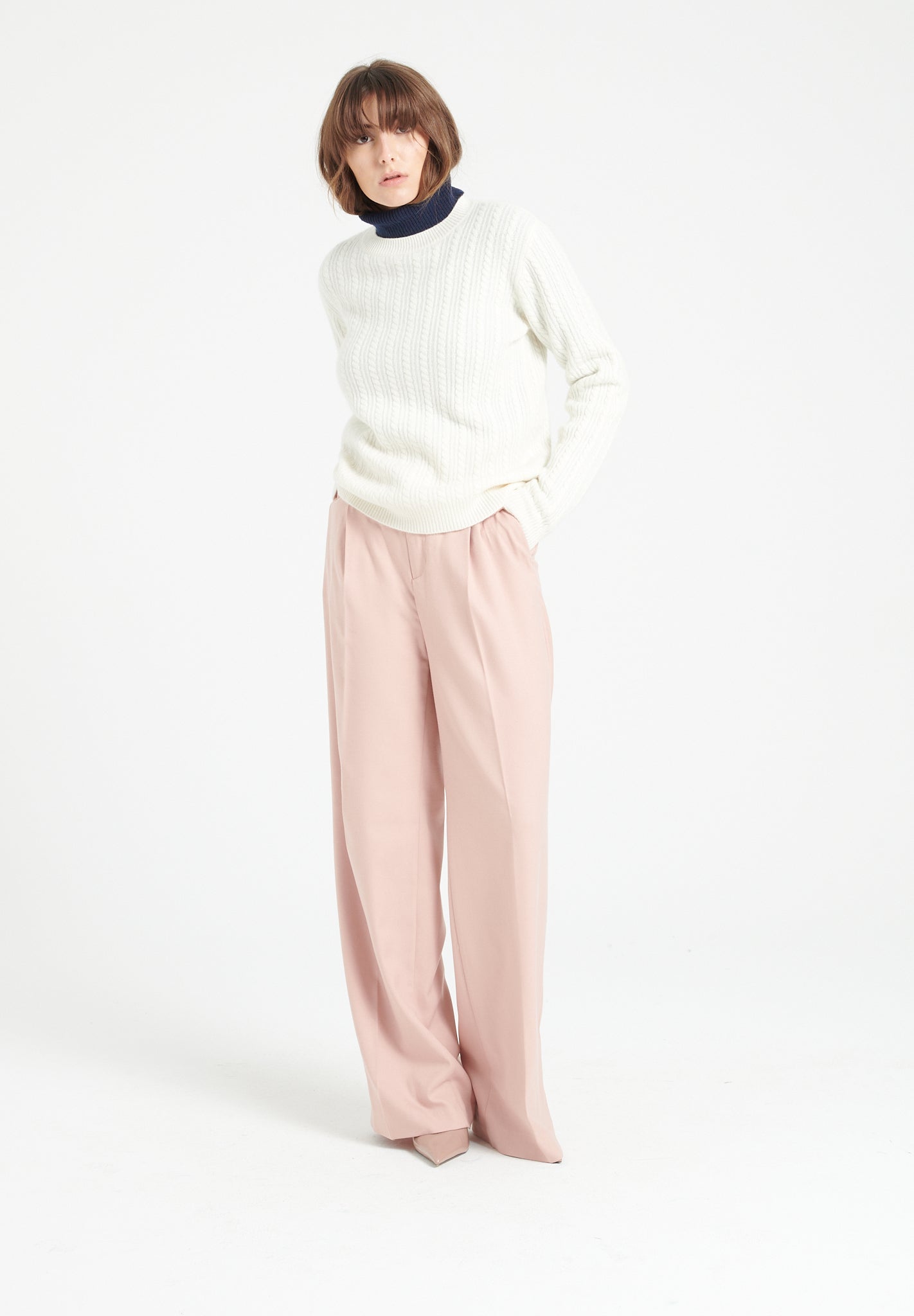 Pure Cashmere 4 ply Roundneck Sweater (Lilly 29)