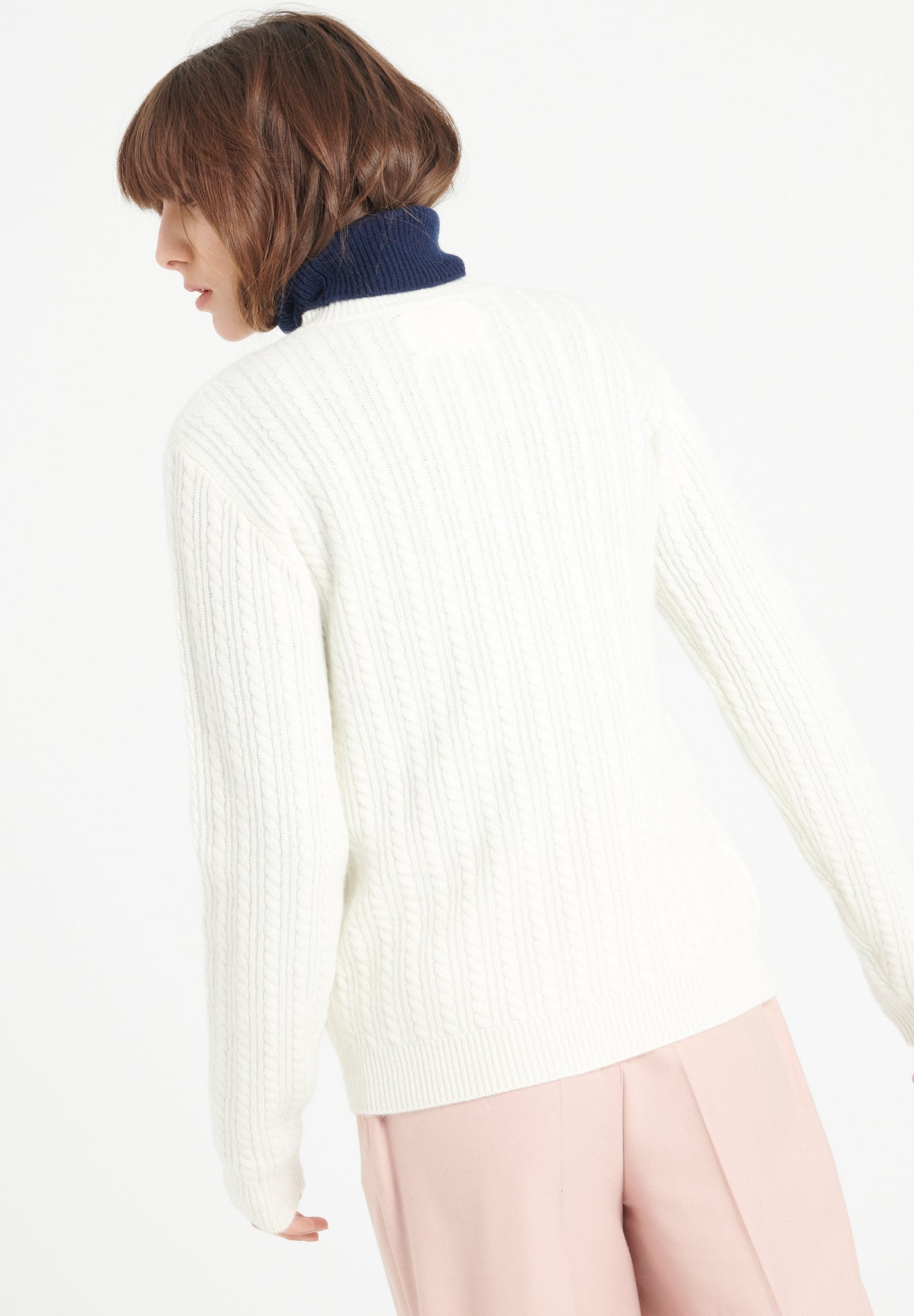 Pure Cashmere 4 ply Roundneck Sweater (Lilly 29)