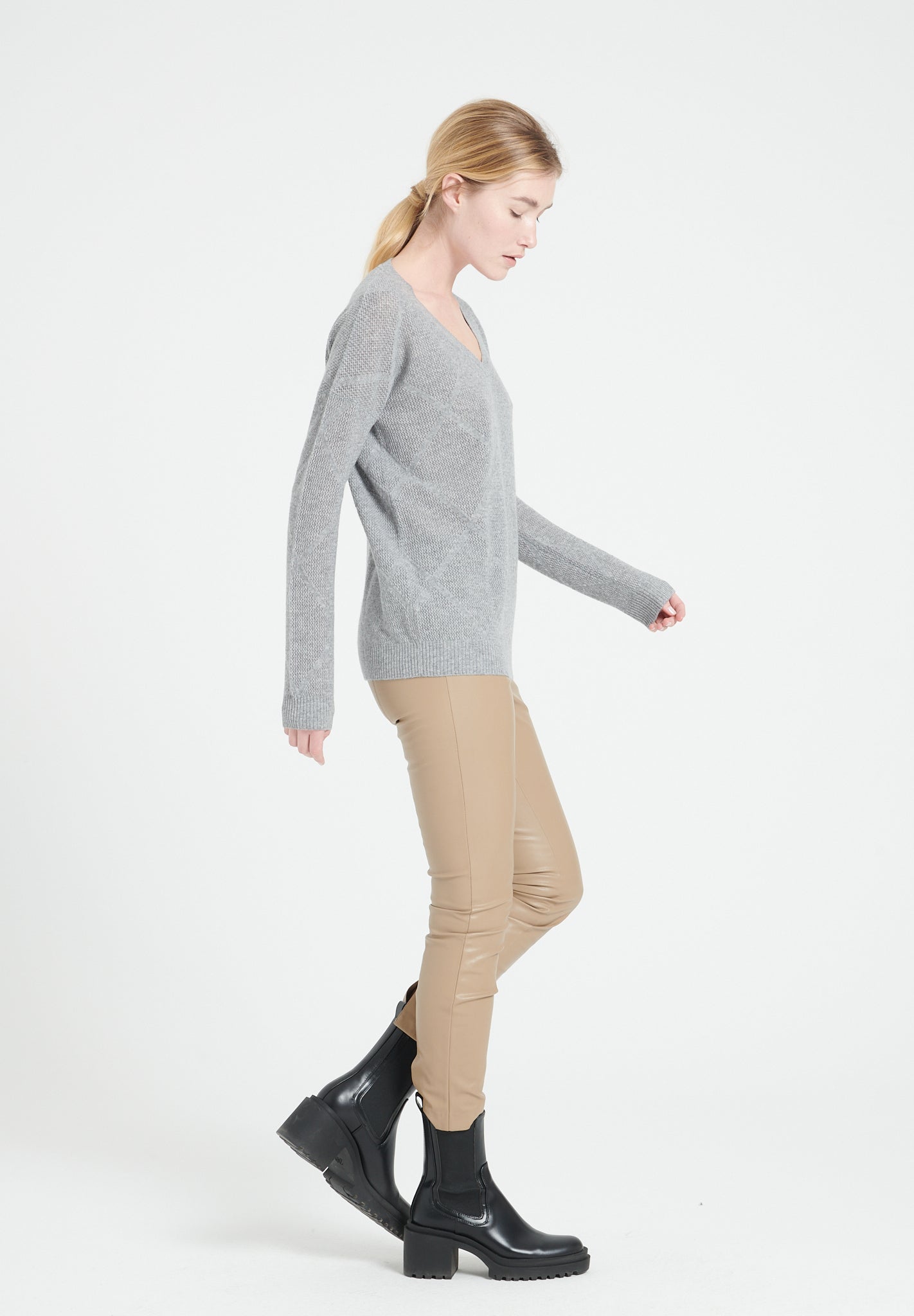Pure Cashmere 2 ply V-Neck Sweater w/Stitch (Lilly 31)