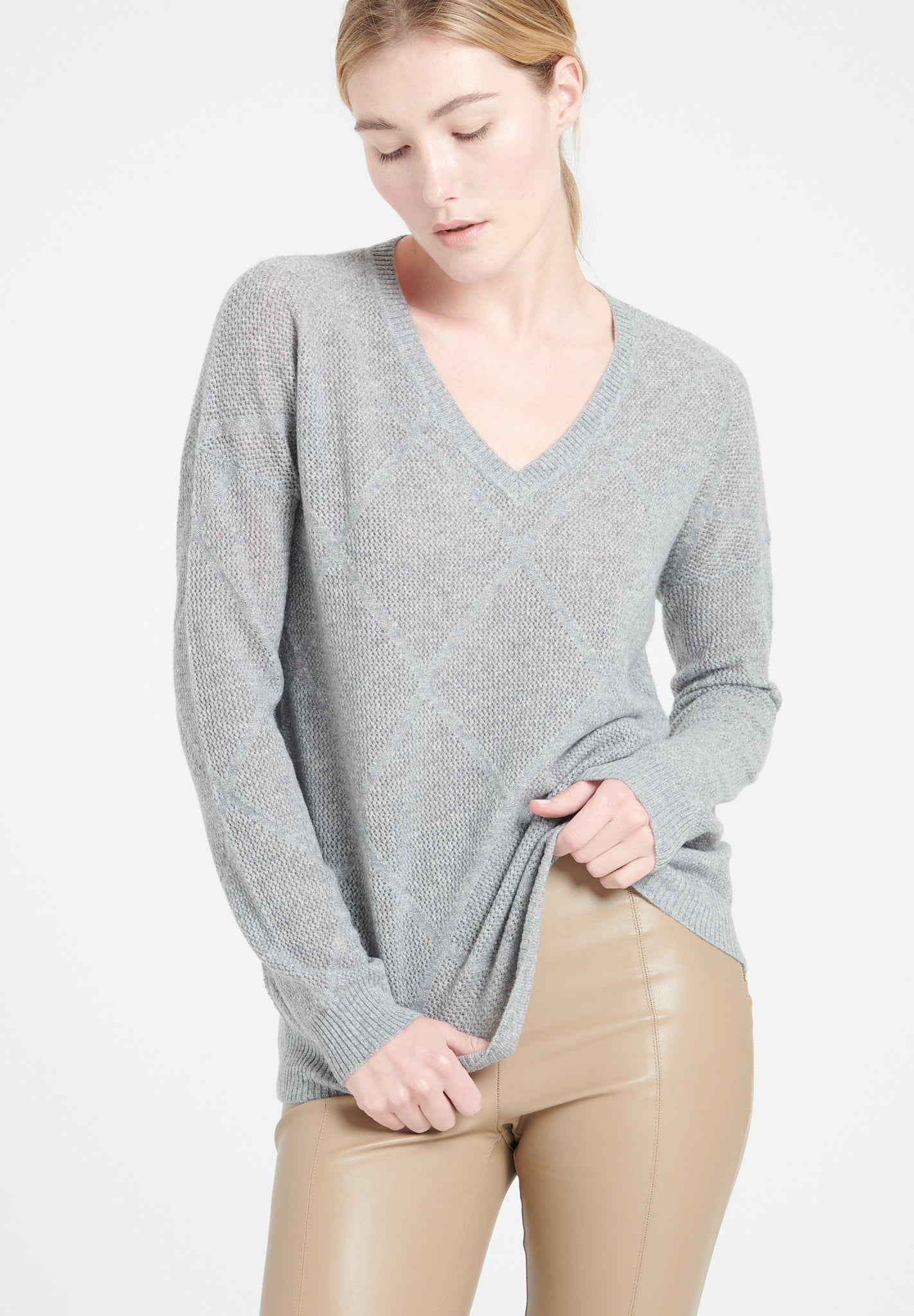 Pure Cashmere 2 ply V-Neck Sweater w/Stitch (Lilly 31)