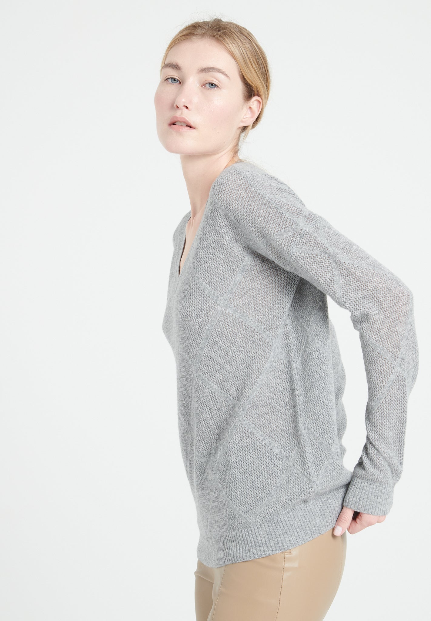 Pure Cashmere 2 ply V-Neck Sweater w/Stitch (Lilly 31)