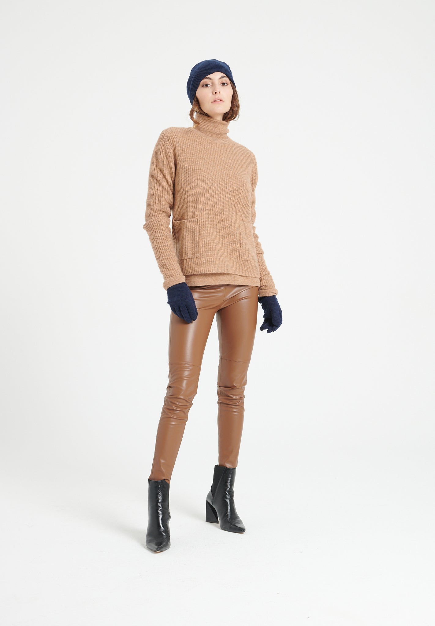 Pure Cashmere 4 ply Round Neck Sweater w/Ribbing (Lilly 32)