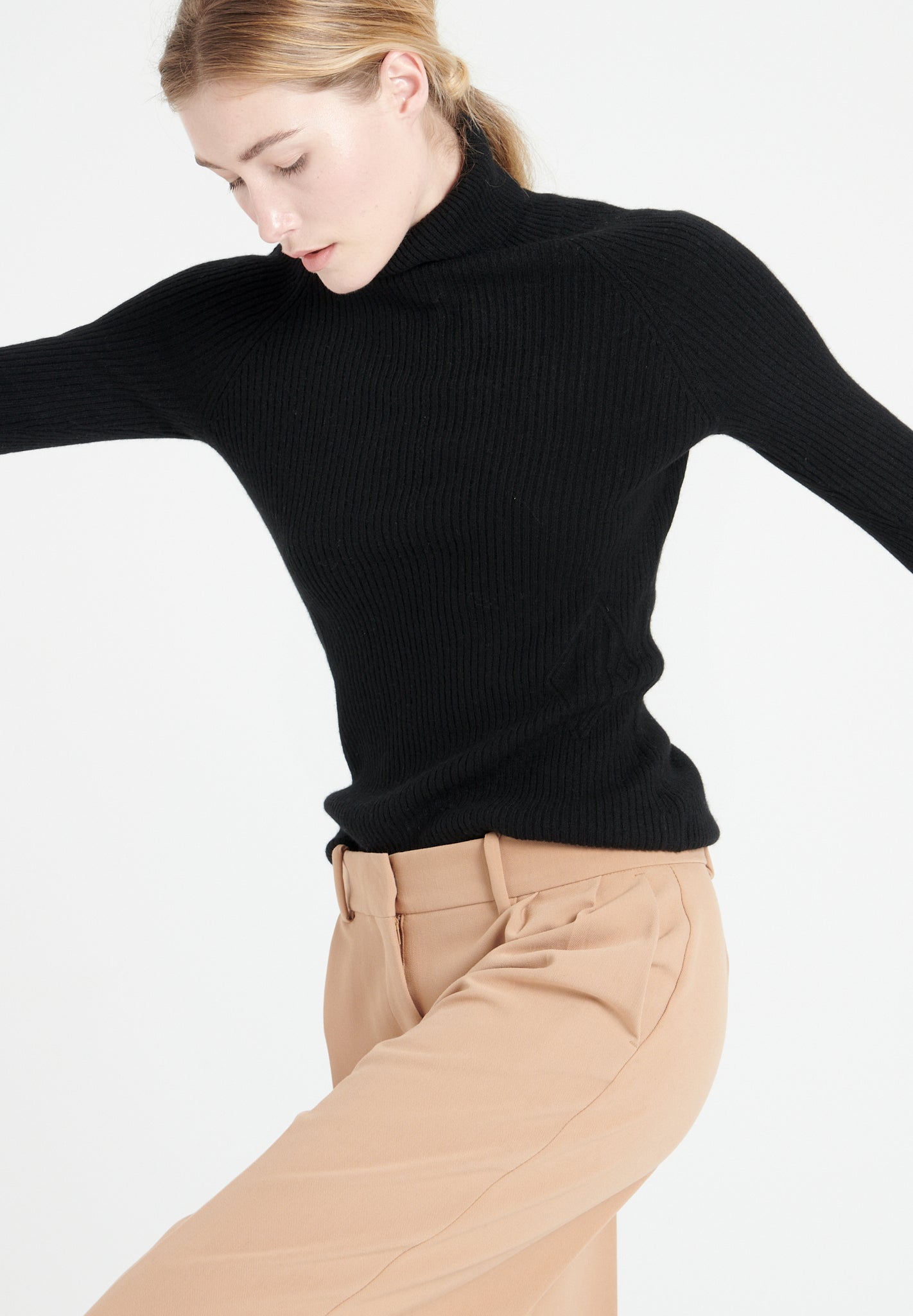 Pure Cashmere Turtleneck Ribbed Sweater (Mia 5)
