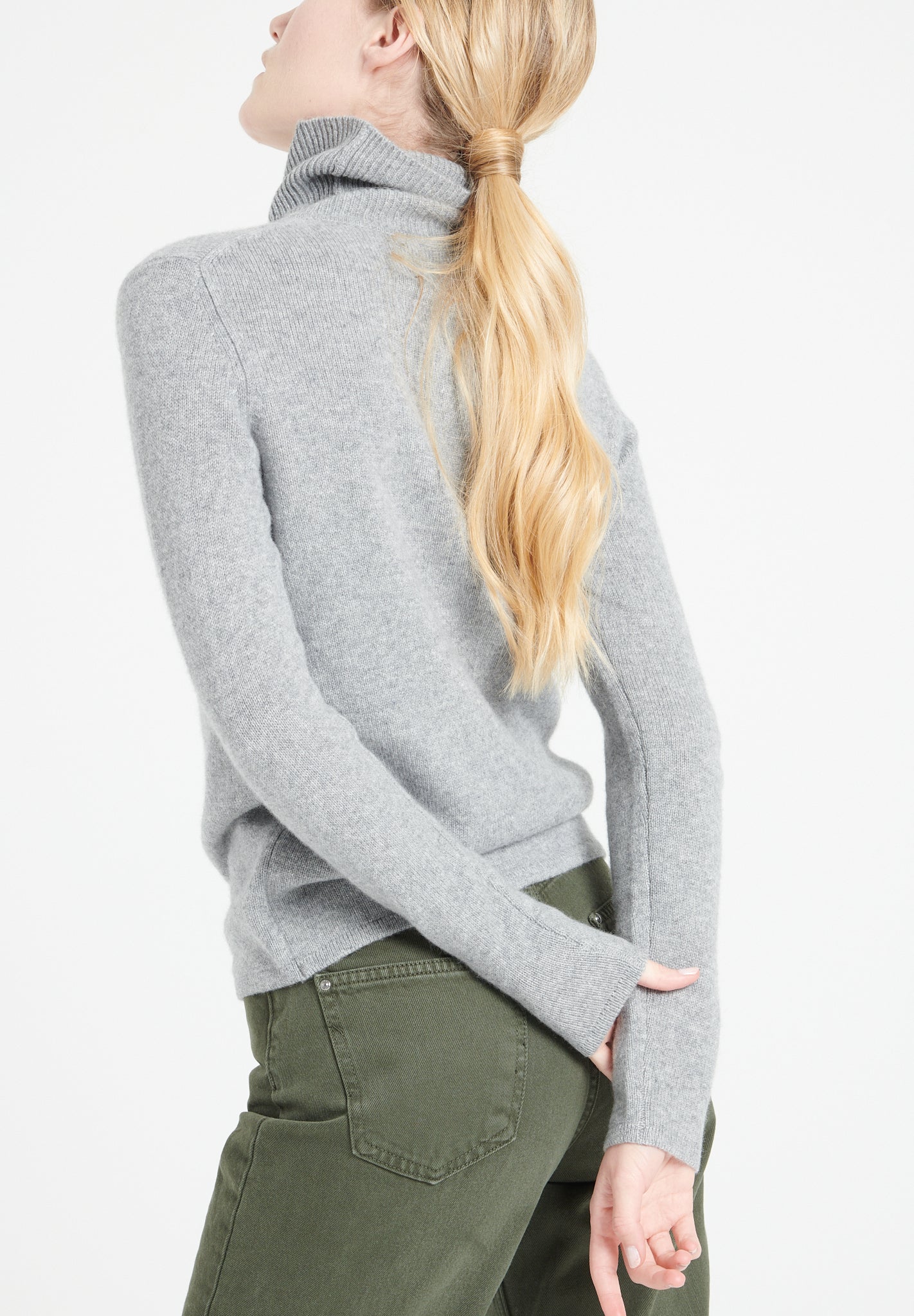 Pure Cashmere 4 Thread Turtleneck Sweater (Lilly 19)