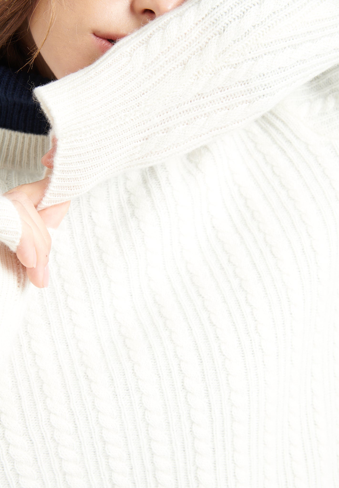 Pure Cashmere 4 ply Roundneck Sweater (Lilly 29)